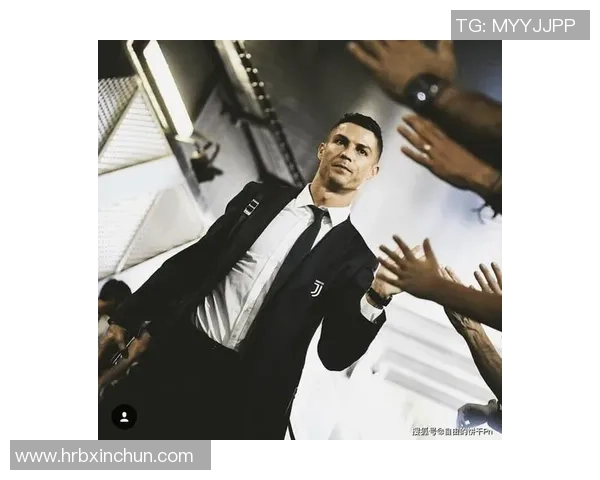 帕尼尼球星卡中克里斯蒂亚诺·罗纳尔多足球卡的收藏价值与投资潜力解析